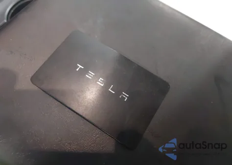 2023 Tesla Model Y Awd/Long Range Dual Motor All-Wheel Drive из США, поврежденный, VIN 7SAYGAEE6PF712391